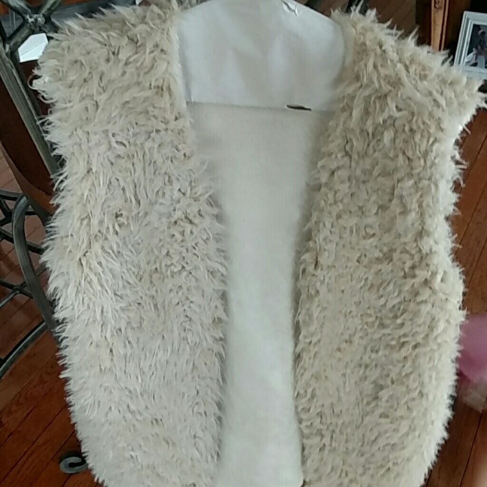 Cream nwt fur vest reversible