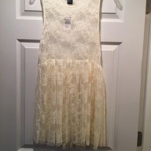 Zumiez Sleeveless Lace Dress - L