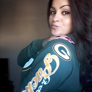 Meet your Posher, Estela