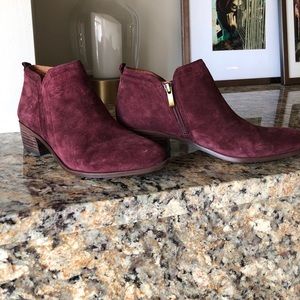 Franco Sarto 7.5 gorgeous Suede Burgundy Bootie