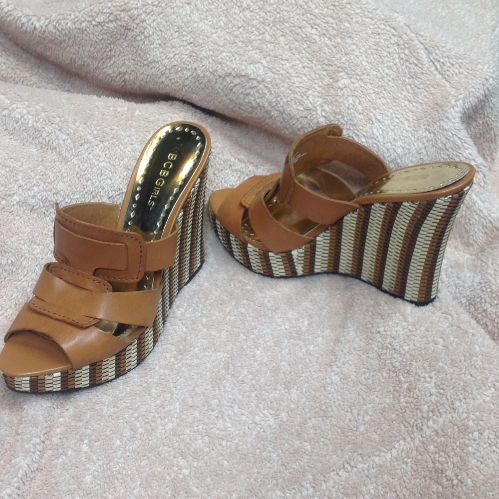 BCBG saddle colored leather wedges, size 8
