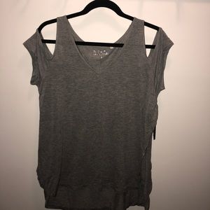 Guess cold shoulder tee shirt