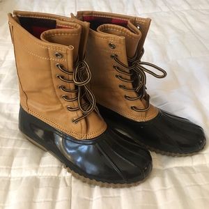 Madden Girl Flurryy Boot in Size 7 (6.5) NWOB