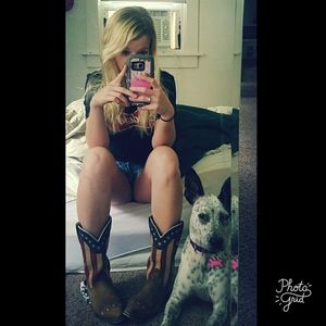 Meet your Posher, Bailey