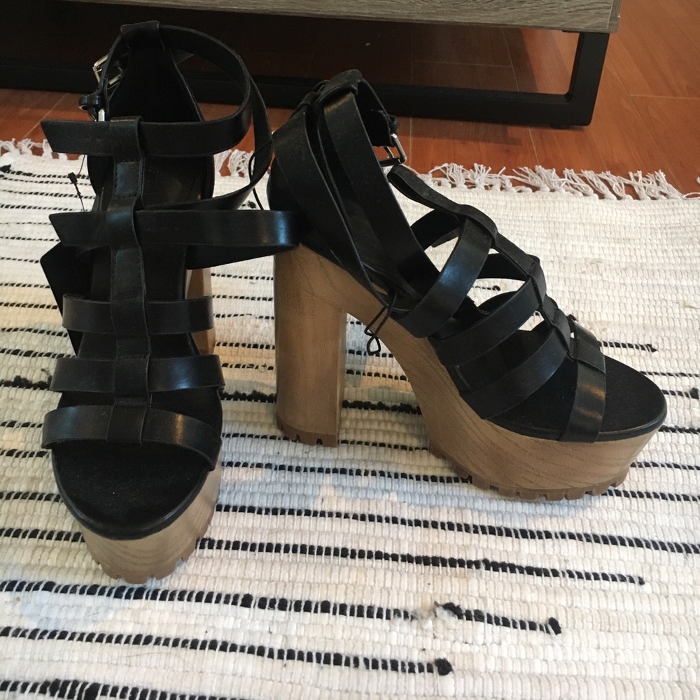 Forever 21 NEVER WORN platform heals