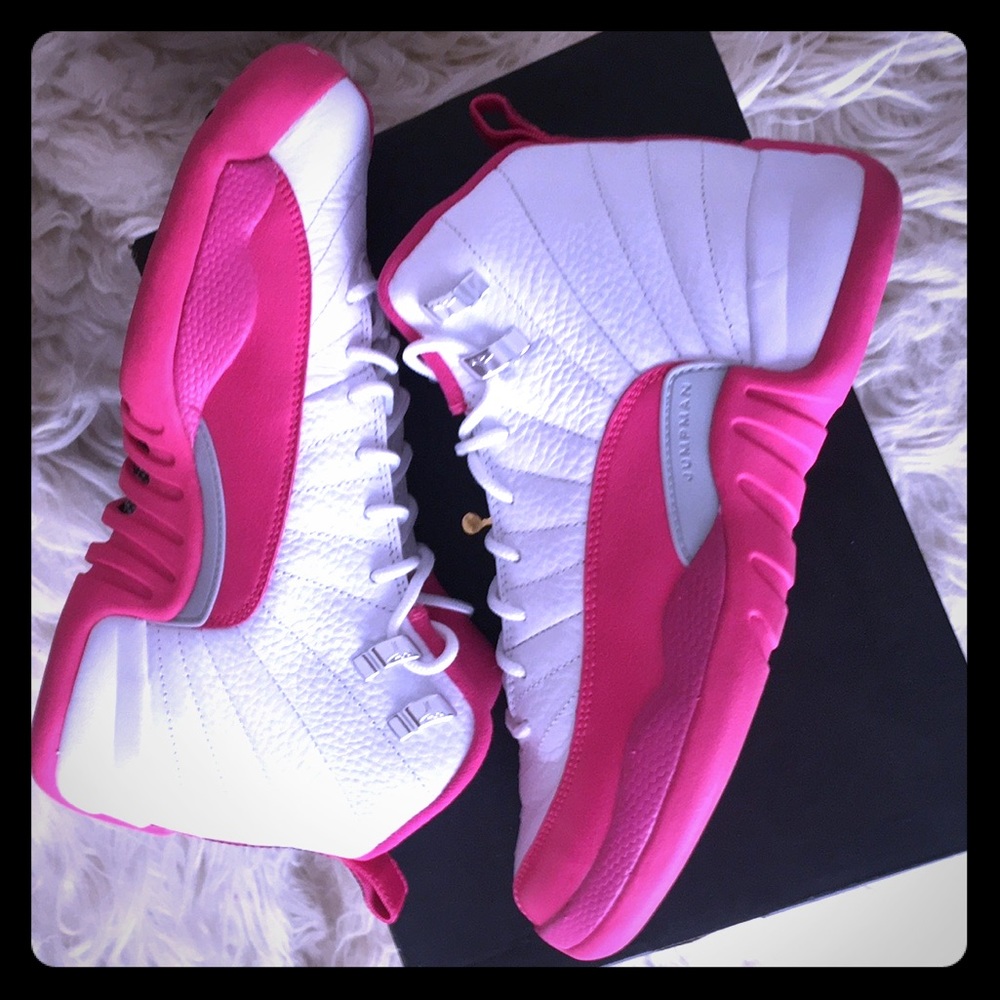Retro air Jordan 12 "VALENTINES DAY"