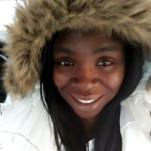 Meet your Posher, Carmellia