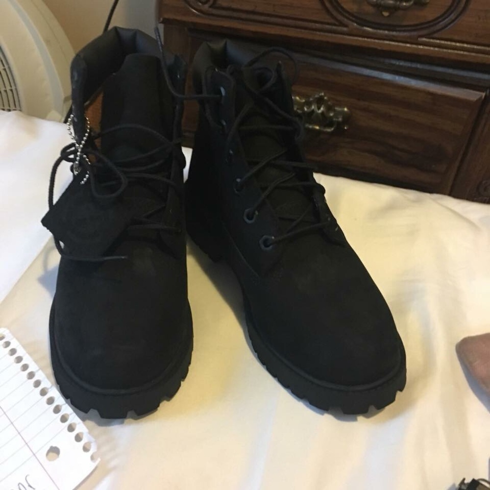 All black Timberlands - Picture 3 of 4