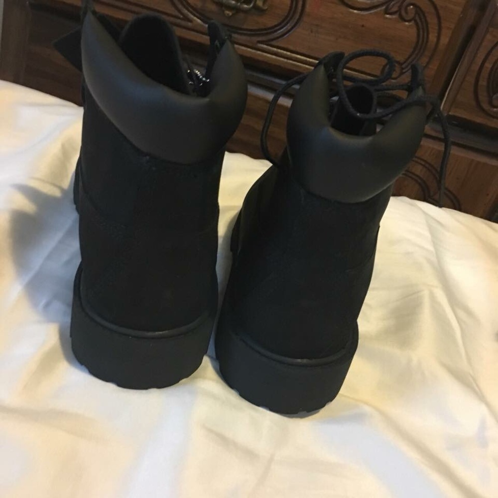 All black Timberlands - Picture 4 of 4