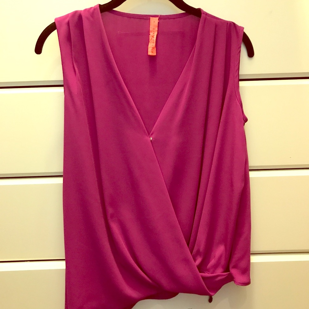 Eight Sixty Hot Pink Top size small