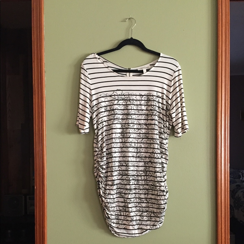 Modern maternity comfy tunic