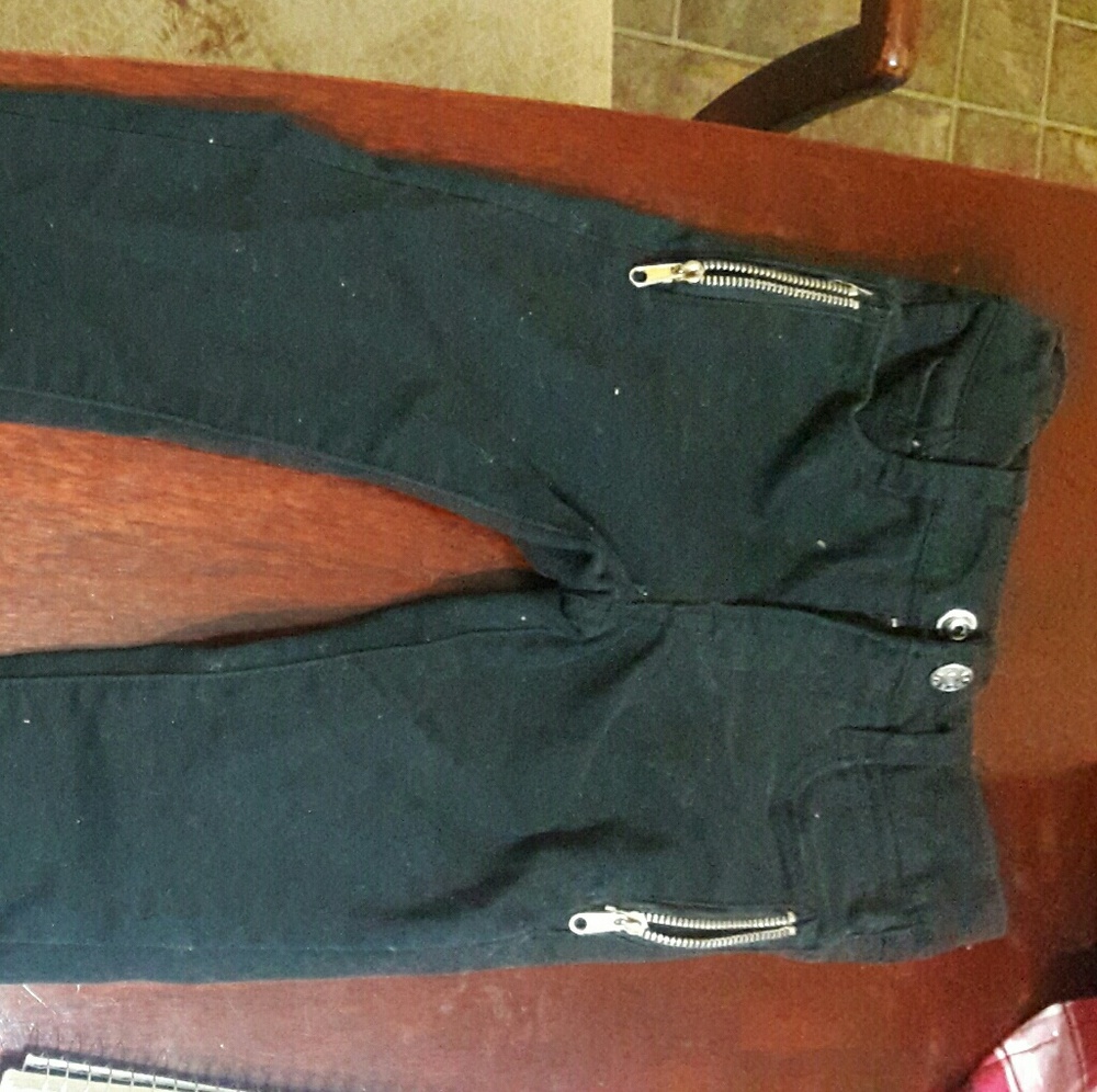 Black pants needs to be lintrolled