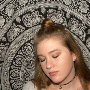 Meet your Posher, Macy