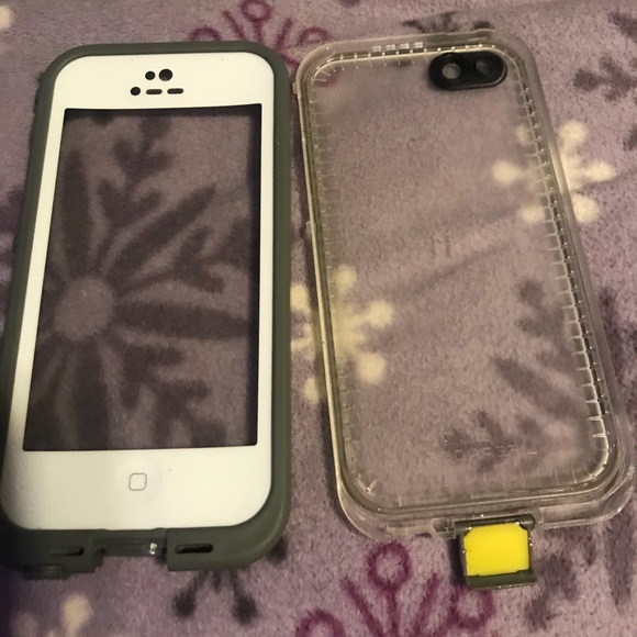 iPhone 5 lifeproof - Picture 1 of 1