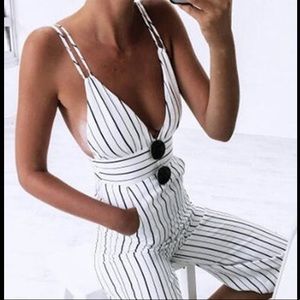 Super cute white cropped Jumpsuit. (*brand new!)