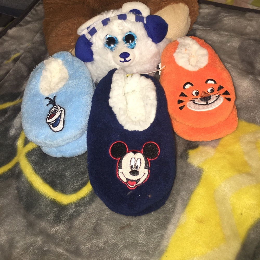 4 pair of toddler slippers