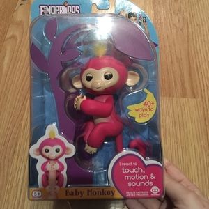 Brand New Authentic Bella Pink Fingerling