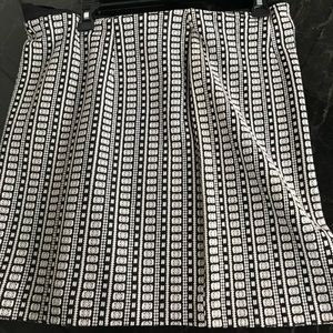 Metaphor size large skirt with stretch band