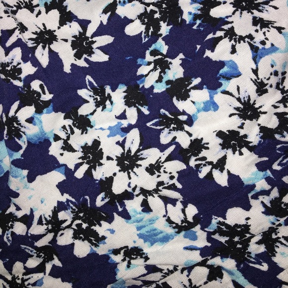 Floral High Wasted Shorts - Picture 2 of 2