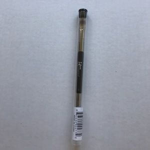 It Cosmetics dual eyeshadow brush