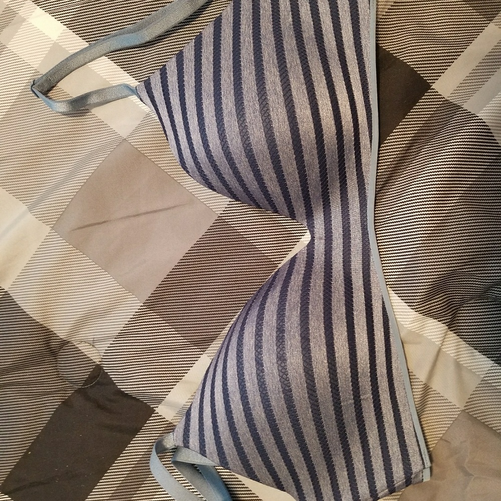 Victoria's secret no-wire bra