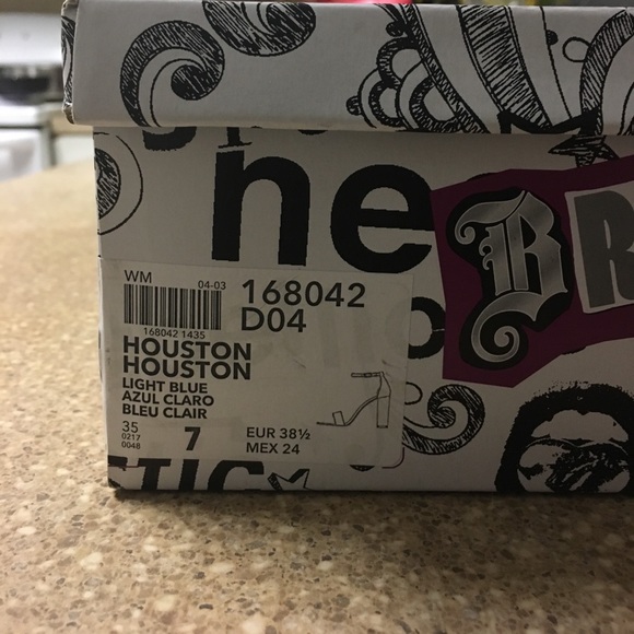 High heels - Picture 4 of 4