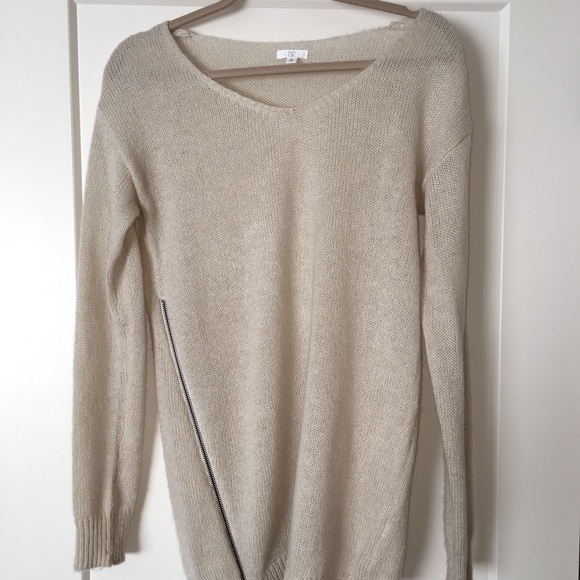 BP medium cream sweater - Picture 1 of 4