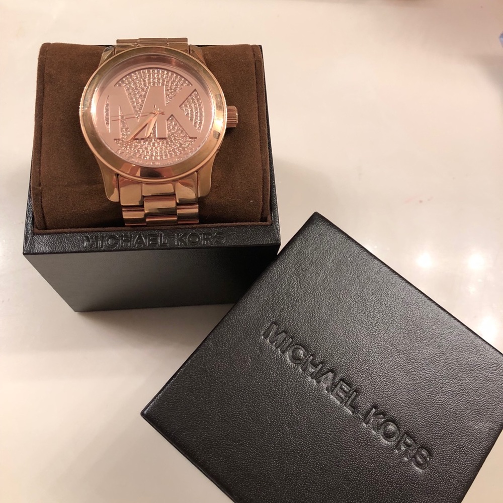 🌹NWOT Rose Gold Michael Kors watch