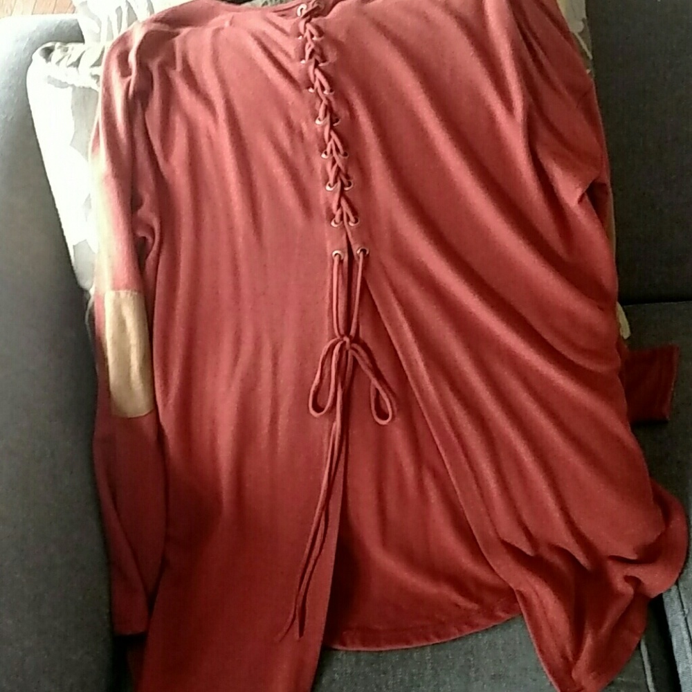 Top - Picture 2 of 3