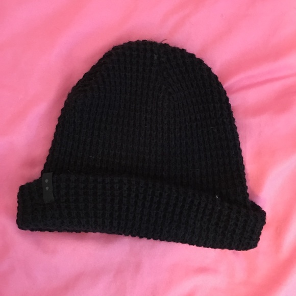 Black beanie - Picture 2 of 2