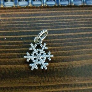 Winter kiss snowflake pendant