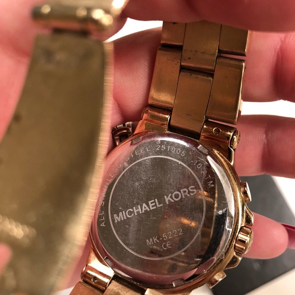 🌻Gold Michael Kors watch 🍁 - Picture 6 of 6