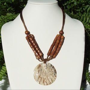 Wood pendant necklace