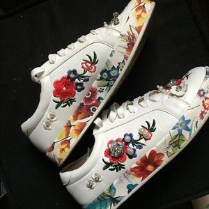 BOOHOO sneakers with decals