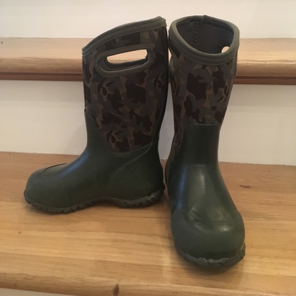 boys bogs size 11
