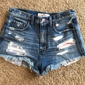 Medium/dark wash destroyed jean Hollister shorts