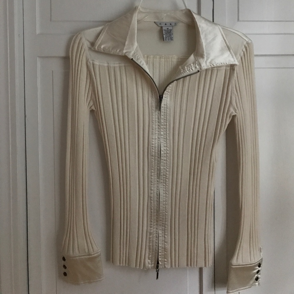 CAbi ribbed, zip top. Satin collar and cuffs. M