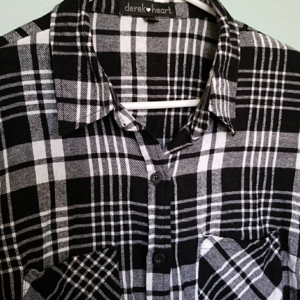 Black & white plaid flannel button down - Picture 2 of 4