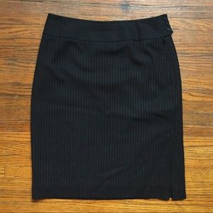 LOFT size 4 Black Striped Skirt