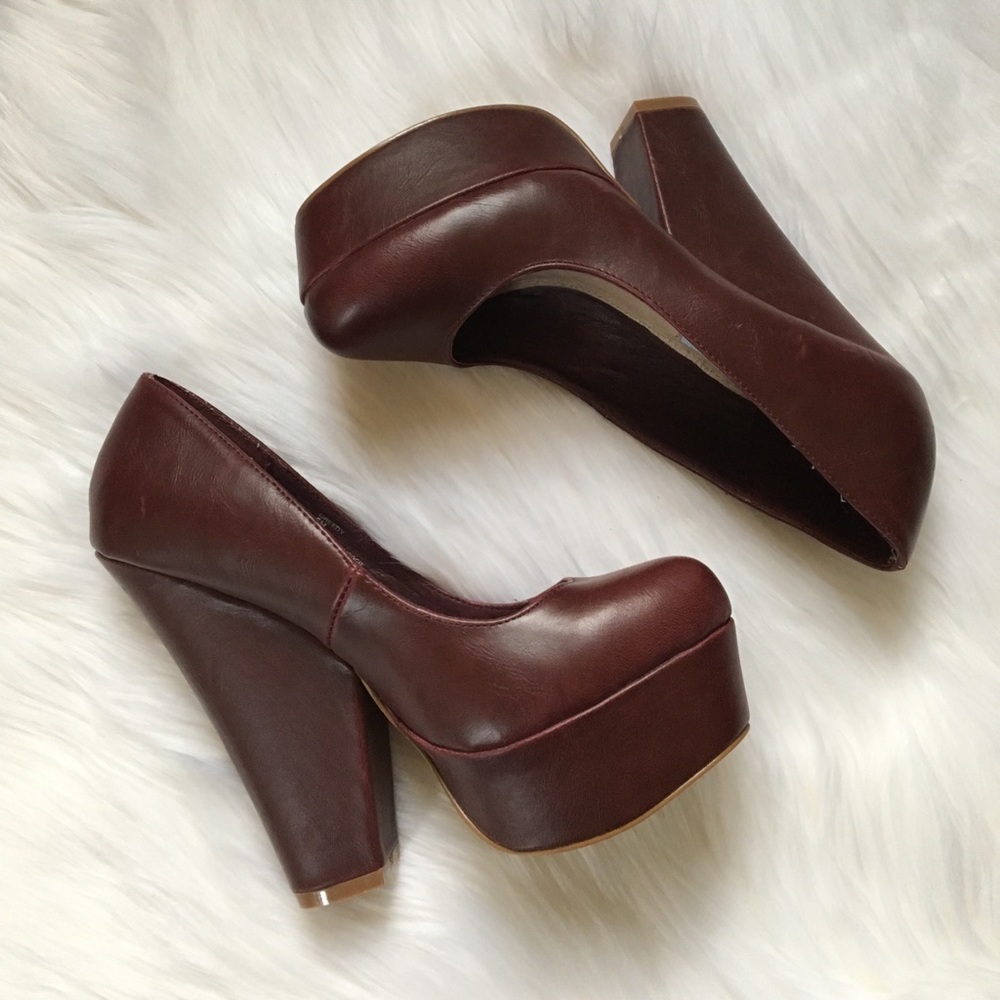 Steve Madden Chunky Vintage Pump