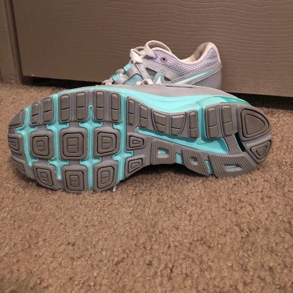 Nike shoes wore once, I️ bought the wrong size. - Picture 1 of 4