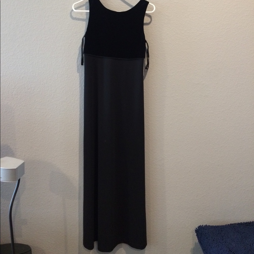 Donna Ricco New York long black dress
