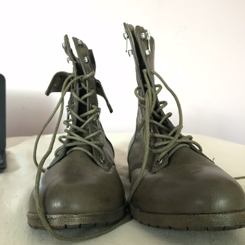 Combat boots - Picture 3 of 3