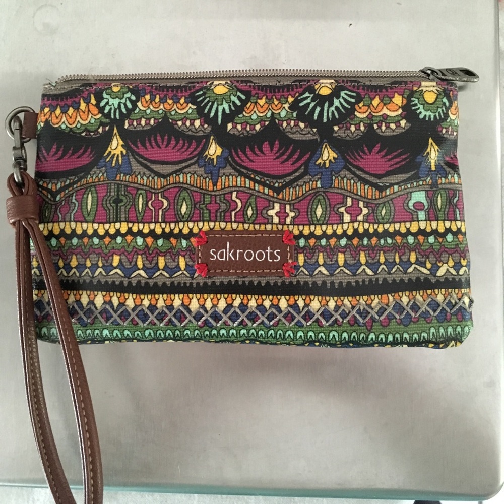 SAKROOTS Rechargeable iPhone Battery Wristlet