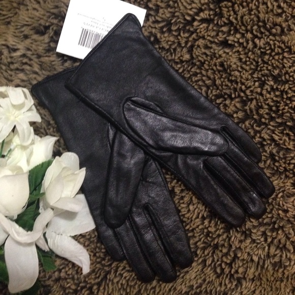 *LAST PAIR* NEW LEATHER Black Gloves Size Small - Picture 2 of 4