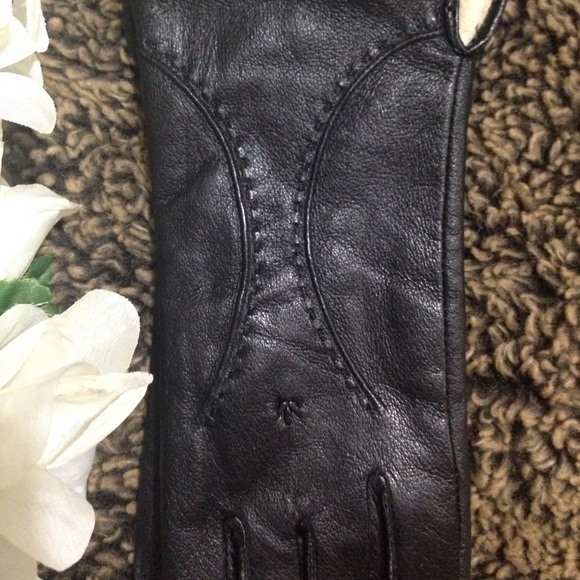 *LAST PAIR* NEW LEATHER Black Gloves Size Small - Picture 4 of 4