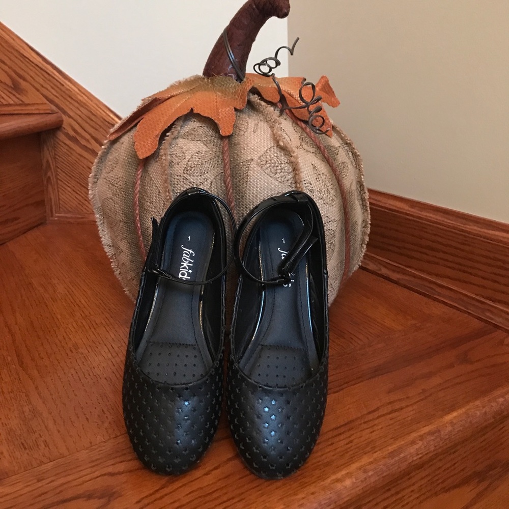 Fabkids black ballet flats