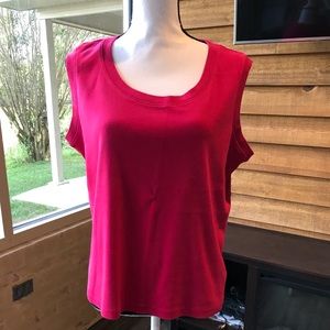 Ladies Size 1X Fuchsia Scoop Neck Top