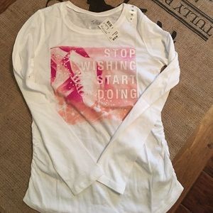 Justice NWT shirt ⭐️❄️