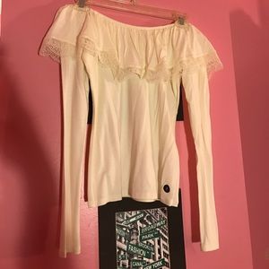 HOLLISTER WHITE OFF THE SHOULDER LONG SLEEVE